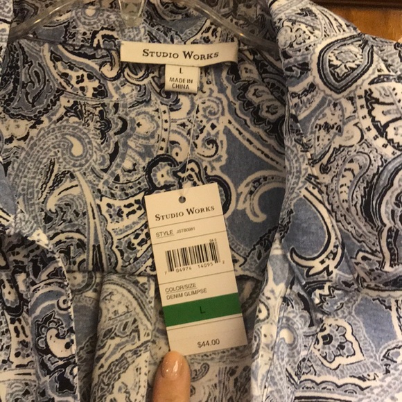 3/4 sleeve paisley button down - Picture 2 of 2